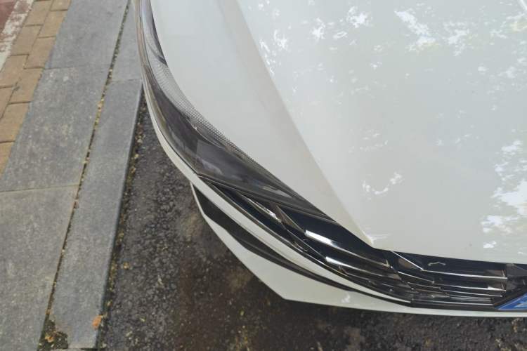 Used Hyundai Elantra 2021 1.5L CVT LUX Prestige Edition Right Front Headlight