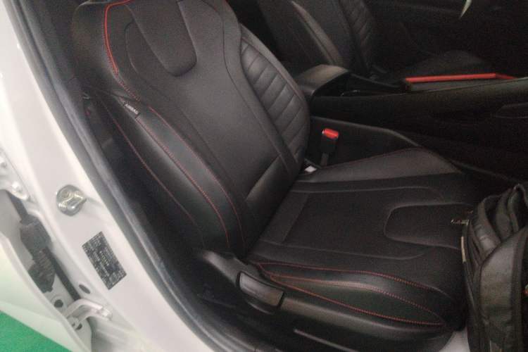 Used Hyundai Elantra 2021 240TGDi DCT LUX Prestige Edition Right Front Seat