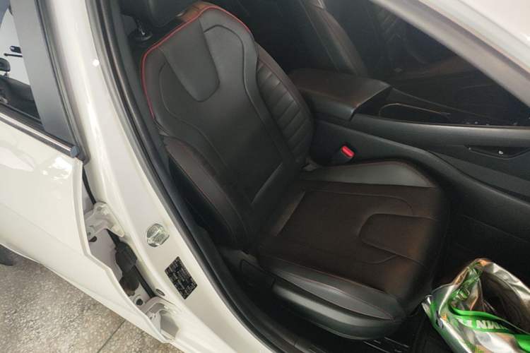 Used Hyundai Elantra 2021 240TGDi DCT LUX Prestige Edition Right Front Seat
