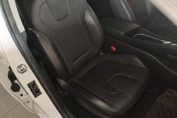 Used Hyundai Elantra 2021 1.5L CVT GLX Elite Edition Right Front Seat