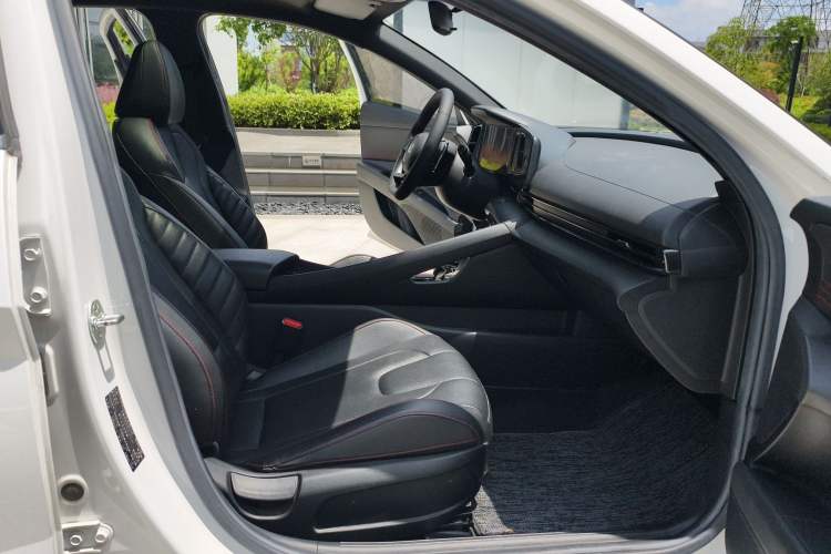 Used Hyundai Elantra 2021 240TGDi DCT LUX Prestige Edition Right Front Seat