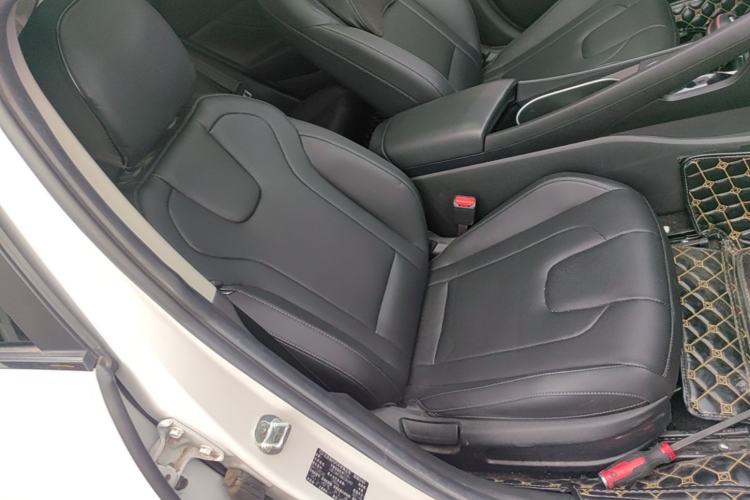 Used Hyundai Elantra 2021 1.5L CVT GLX Elite Edition Right Front Seat