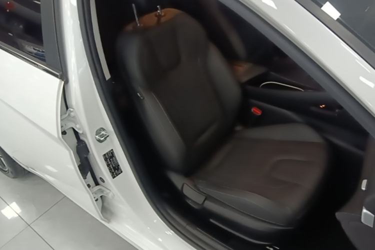Used Hyundai Elantra 2021 1.5L CVT GLX Elite Edition Right Front Seat