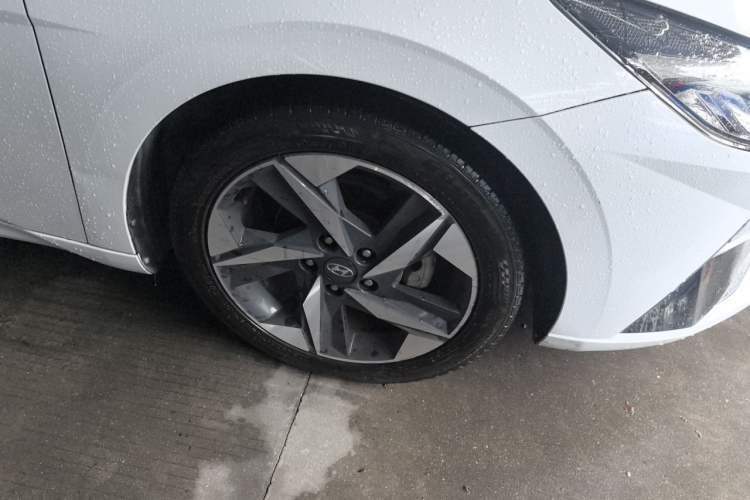 Used Hyundai Elantra 2021 1.5L CVT GLX Elite Edition Right Front Wheel Hub
