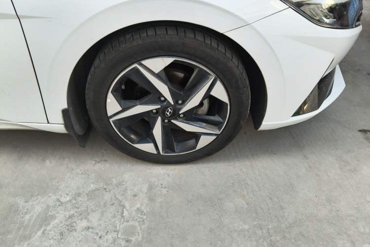 Used Hyundai Elantra 2021 1.5L CVT GLX Elite Edition Right Front Wheel Hub