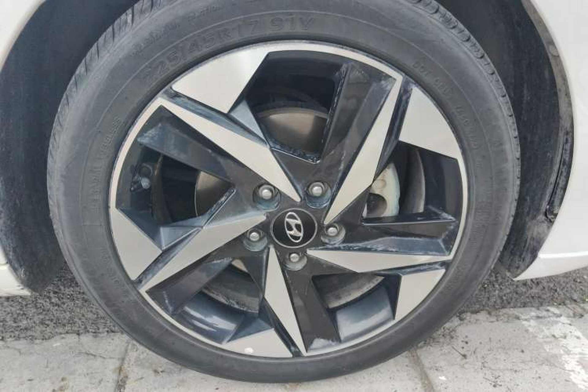 Used Hyundai Elantra 2021 1.5L CVT LUX Prestige Edition Right Front Wheel Hub