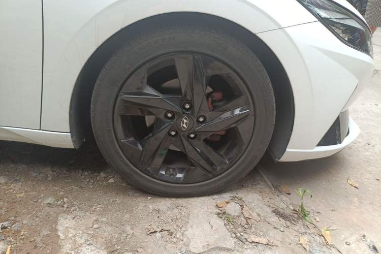 Used Hyundai Elantra 2021 1.5L CVT GLX Elite Edition Right Front Wheel Hub