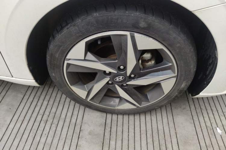 Used Hyundai Elantra 2021 1.5L CVT GLX Elite Edition Right Front Wheel Hub