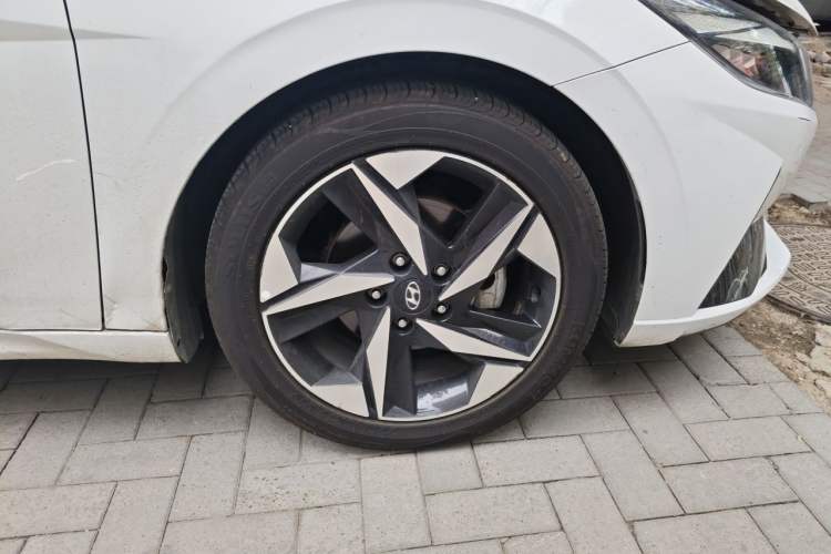Used Hyundai Elantra 2021 1.5L CVT GLX Elite Edition Right Front Wheel Hub