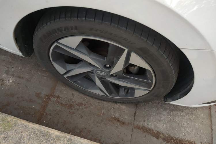 Used Hyundai Elantra 2021 1.5L CVT LUX Prestige Edition Right Front Wheel Hub