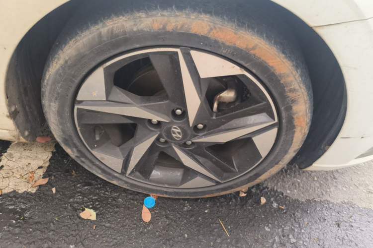 Used Hyundai Elantra 2021 1.5L CVT GLX Elite Edition Right Front Wheel Hub