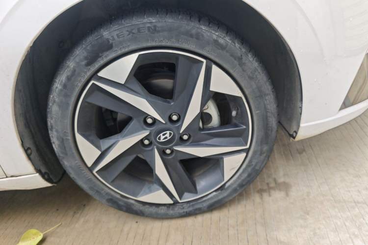 Used Hyundai Elantra 2021 1.5L CVT LUX Prestige Edition Right Front Wheel Hub