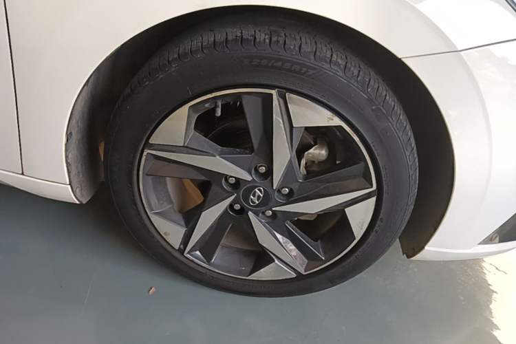 Used Hyundai Elantra 2021 1.5L CVT GLX Elite Edition Right Front Wheel Hub
