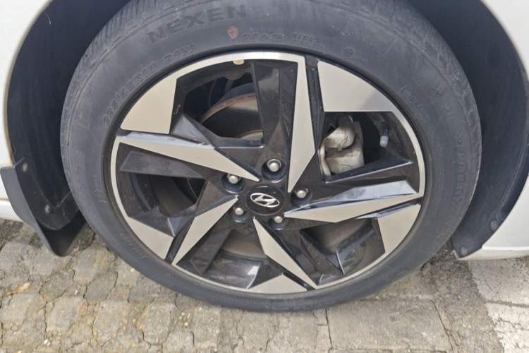 Used Hyundai Elantra 2021 1.5L CVT GLX Elite Edition Right Front Wheel Hub