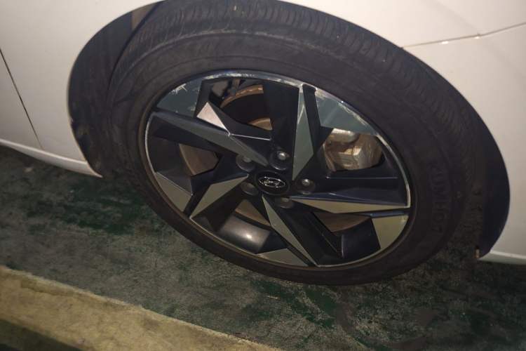 Used Hyundai Elantra 2021 1.5L CVT GLX Elite Edition Right Front Wheel Hub