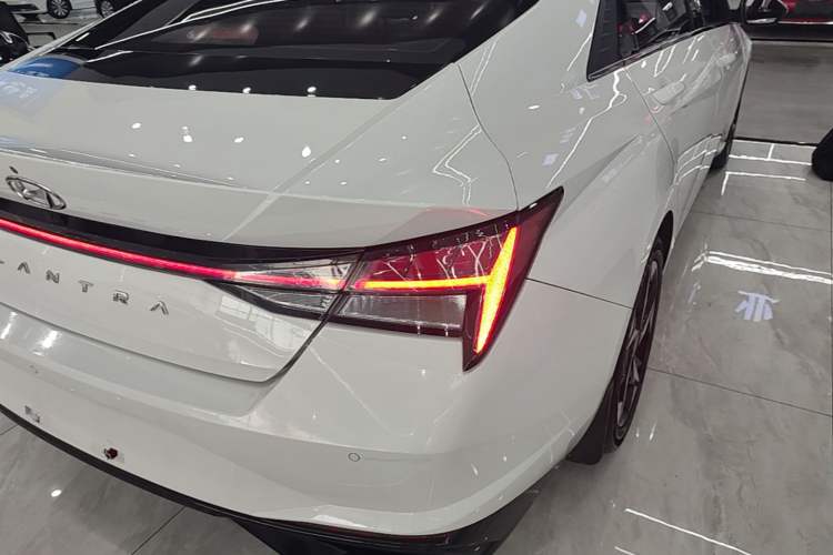 Used Hyundai Elantra 2021 1.5L CVT LUX Prestige Edition Right Rear Taillight