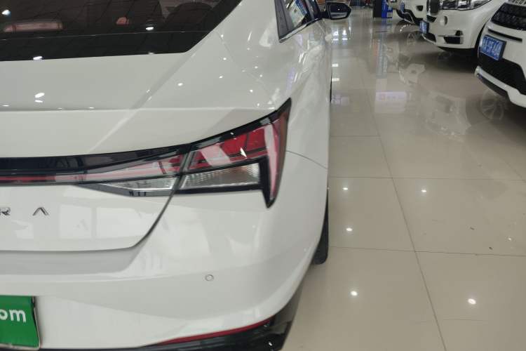 Used Hyundai Elantra 2021 1.5L CVT LUX Prestige Edition Right Rear Taillight