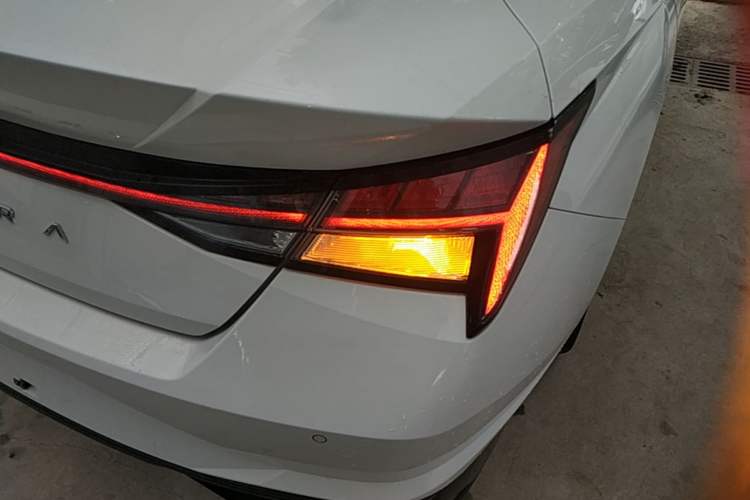Used Hyundai Elantra 2021 1.5L CVT LUX Prestige Edition Right Rear Taillight