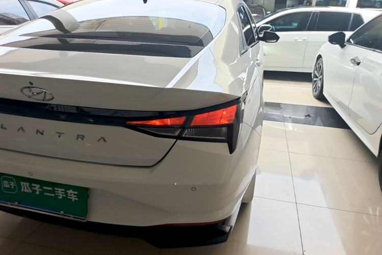 Used Hyundai Elantra 2021 1.5L CVT GLX Elite Edition Right Rear Taillight
