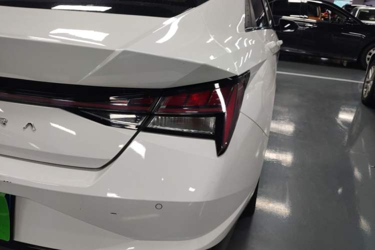 Used Hyundai Elantra 2021 1.5L CVT LUX Prestige Edition Right Rear Taillight