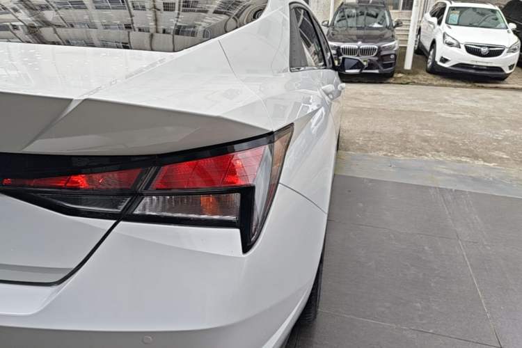 Used Hyundai Elantra 2021 1.5L CVT GLX Elite Edition Right Rear Taillight