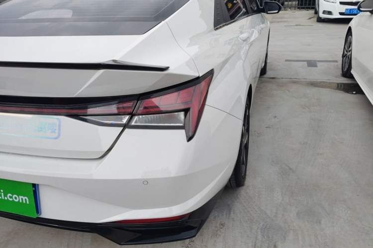 Used Hyundai Elantra 2021 1.5L CVT LUX Prestige Edition Right Rear Taillight