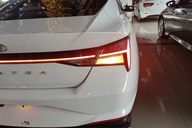 Used Hyundai Elantra 2021 1.5L CVT GLX Elite Edition Right Rear Taillight
