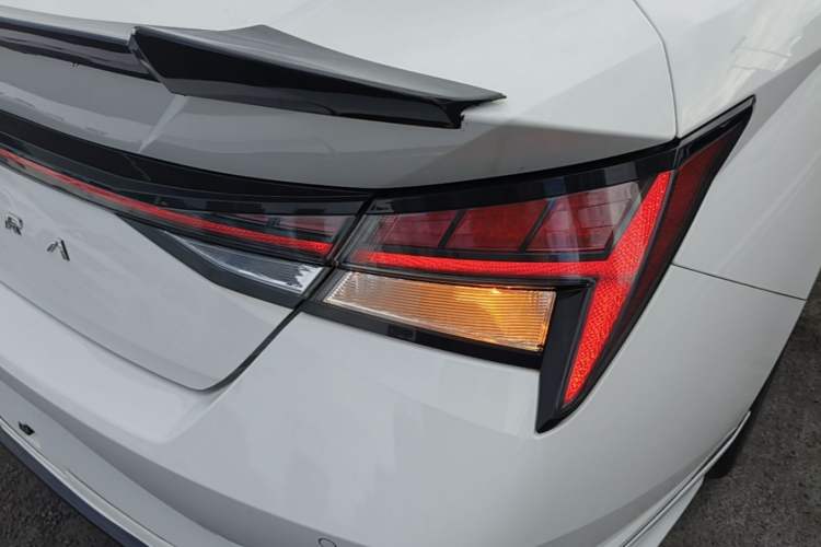 Used Hyundai Elantra 2021 1.5L CVT LUX Prestige Edition Right Rear Taillight