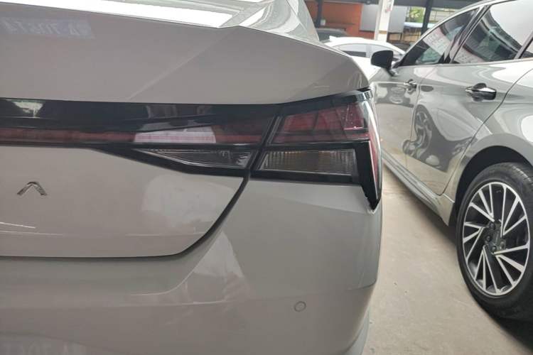 Used Hyundai Elantra 2021 1.5L CVT LUX Prestige Edition Right Rear Taillight