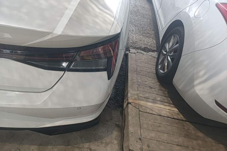Used Hyundai Elantra 2021 1.5L CVT GLX Elite Edition Right Rear Taillight