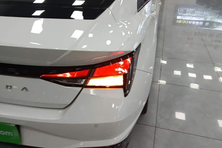 Used Hyundai Elantra 2021 1.5L CVT GLX Elite Edition Right Rear Taillight