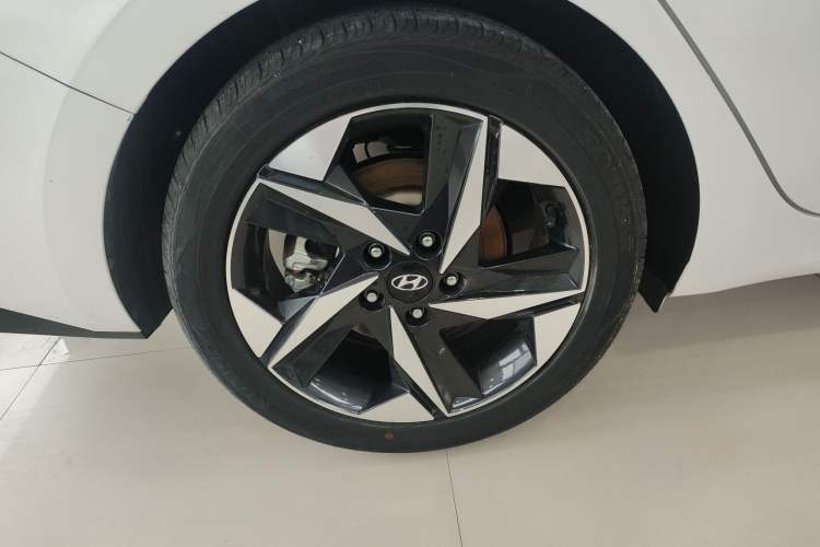 Used Hyundai Elantra 2021 1.5L CVT LUX Prestige Edition Right Rear Wheel Hub