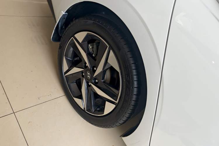 Used Hyundai Elantra 2021 1.5L CVT GLX Elite Edition Right Rear Wheel Hub