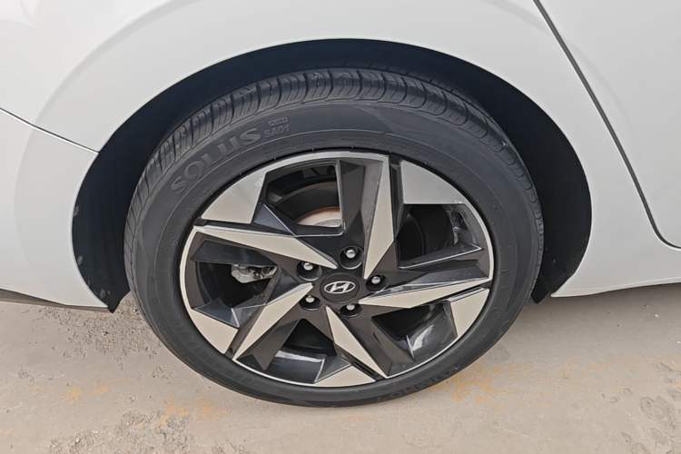 Used Hyundai Elantra 2021 1.5L CVT LUX Prestige Edition Right Rear Wheel Hub