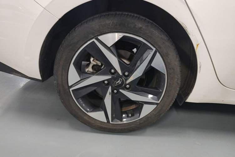 Used Hyundai Elantra 2021 1.5L CVT LUX Prestige Edition Right Rear Wheel Hub