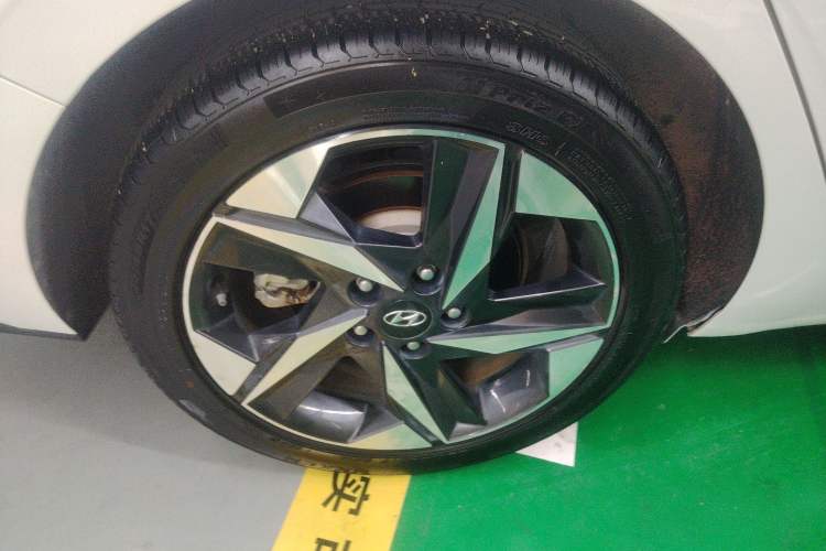 Used Hyundai Elantra 2021 240TGDi DCT LUX Prestige Edition Right Rear Wheel Hub