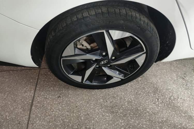 Used Hyundai Elantra 2021 240TGDi DCT LUX Prestige Edition Right Rear Wheel Hub