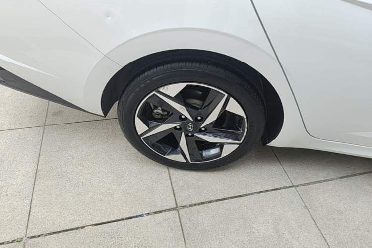 Used Hyundai Elantra 2021 1.5L CVT LUX Prestige Edition Right Rear Wheel Hub