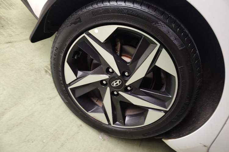 Used Hyundai Elantra 2021 1.5L CVT LUX Prestige Edition Right Rear Wheel Hub