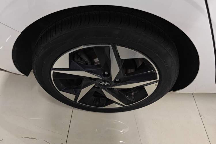 Used Hyundai Elantra 2021 1.5L CVT LUX Prestige Edition Right Rear Wheel Hub