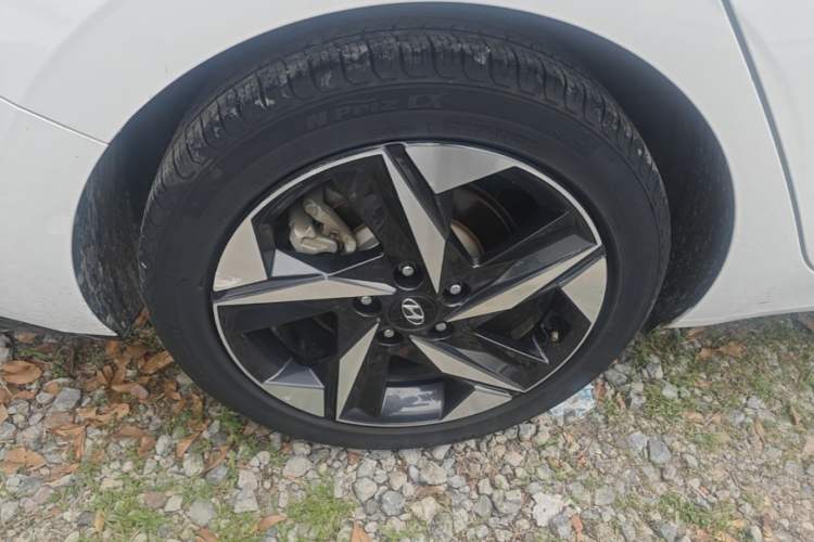 Used Hyundai Elantra 2021 1.5L CVT LUX Prestige Edition Right Rear Wheel Hub