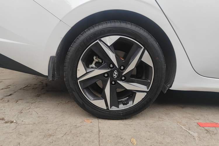Used Hyundai Elantra 2021 1.5L CVT LUX Prestige Edition Right Rear Wheel Hub