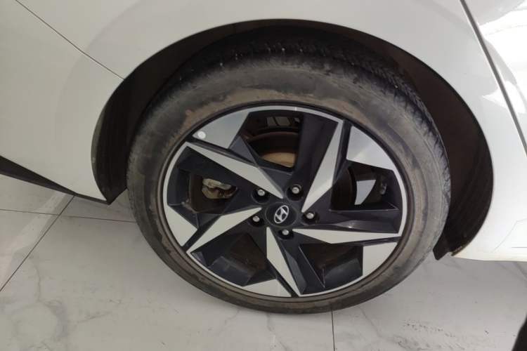 Used Hyundai Elantra 2021 1.5L CVT GLX Elite Edition Right Rear Wheel Hub