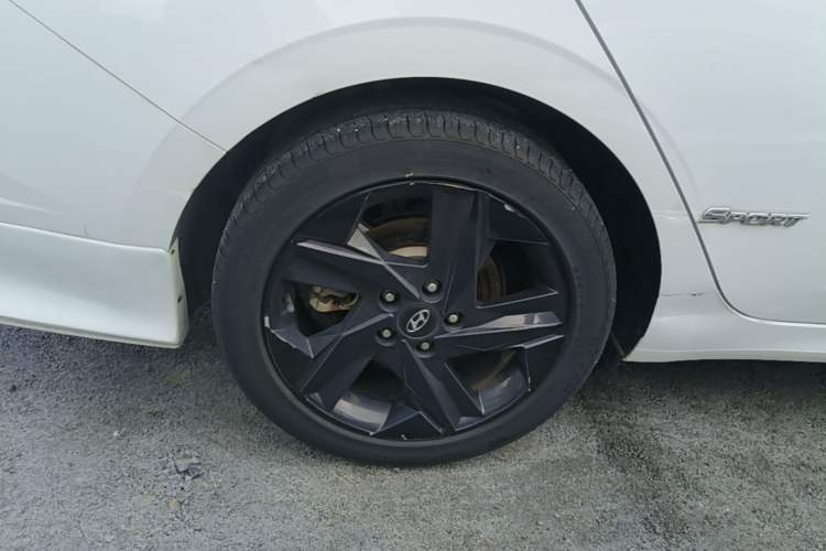 Used Hyundai Elantra 2021 1.5L CVT LUX Prestige Edition Right Rear Wheel Hub