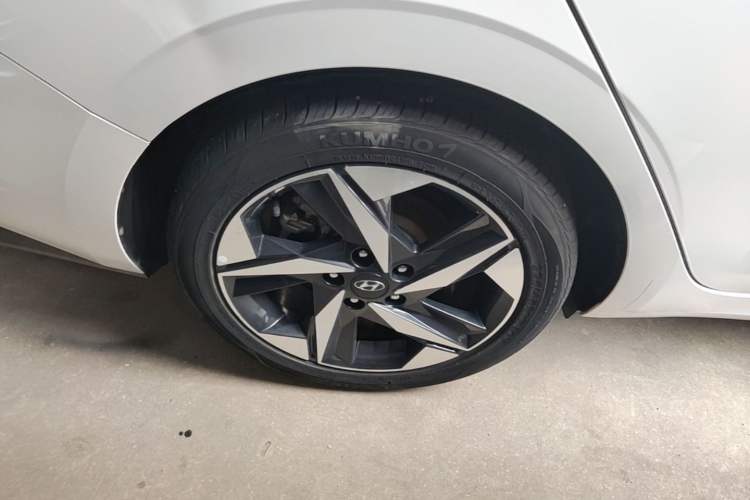 Used Hyundai Elantra 2021 1.5L CVT LUX Prestige Edition Right Rear Wheel Hub