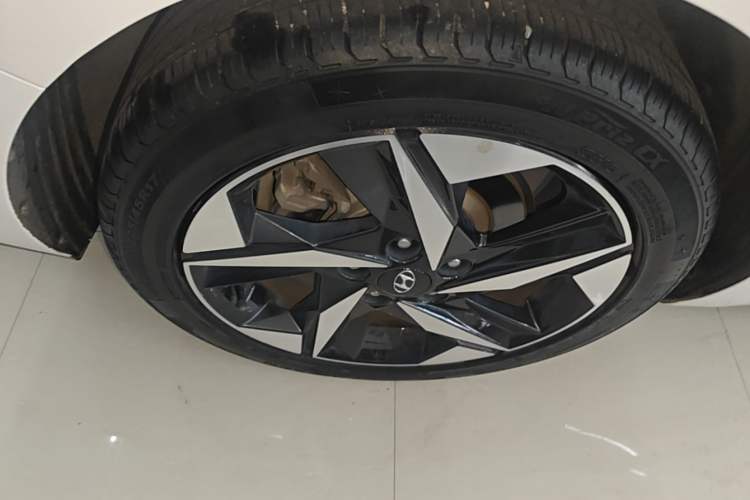 Used Hyundai Elantra 2021 240TGDi DCT LUX Prestige Edition Right Rear Wheel Hub