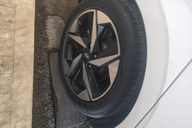 Used Hyundai Elantra 2021 1.5L CVT GLX Elite Edition Right Rear Wheel Hub