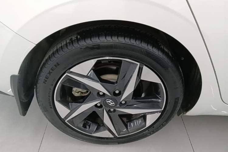 Used Hyundai Elantra 2021 1.5L CVT LUX Prestige Edition Right Rear Wheel Hub
