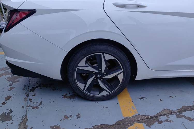 Used Hyundai Elantra 2021 1.5L CVT GLX Elite Edition Right Rear Wheel Hub