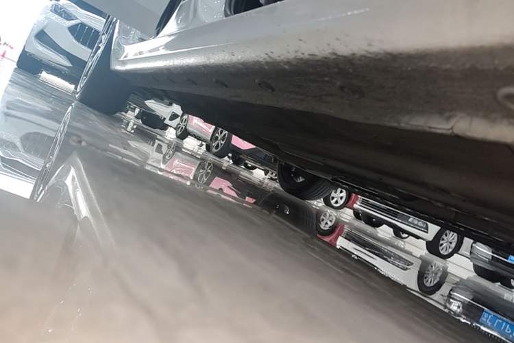 Used Hyundai Elantra 2021 1.5L CVT LUX Prestige Edition Right Side Sill